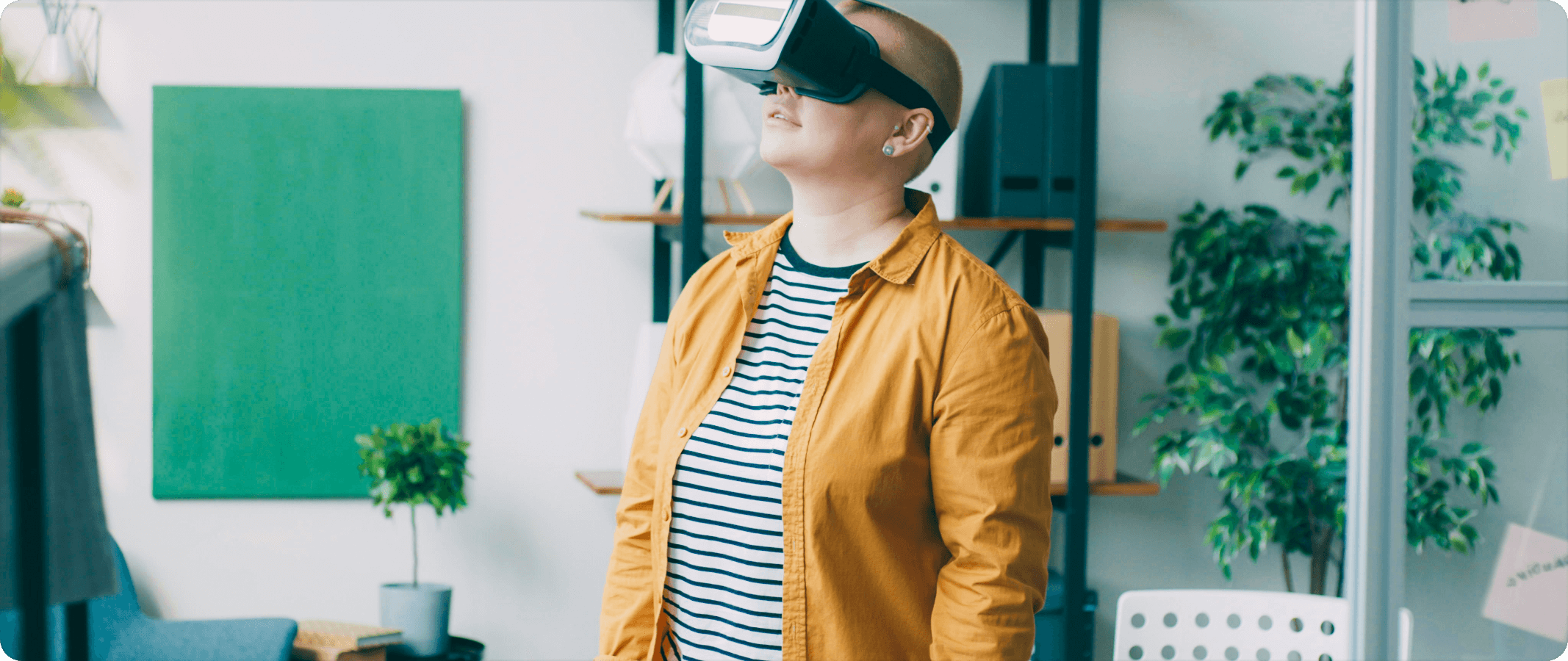 VRを体験する男性